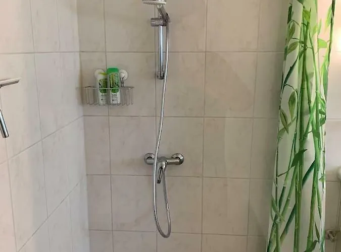 Zwischen Koeln U Duesseldorf Ruhig U Zentral